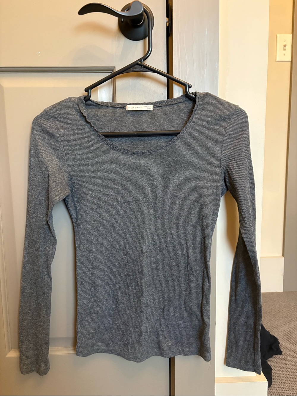 Active Basic Charcoal Ribbed Scoop Neck Long-Sleeve Top